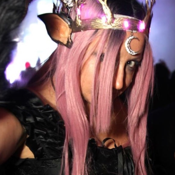 Meet your Posher, Mira - Picture 3 of 5